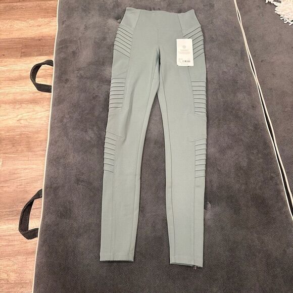 NWT‎ Athleta Delancey Moto Leggings Sage Green Size XXS Compression Active - Picture 2 of 12